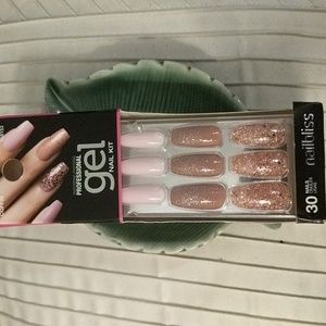 Nail kit